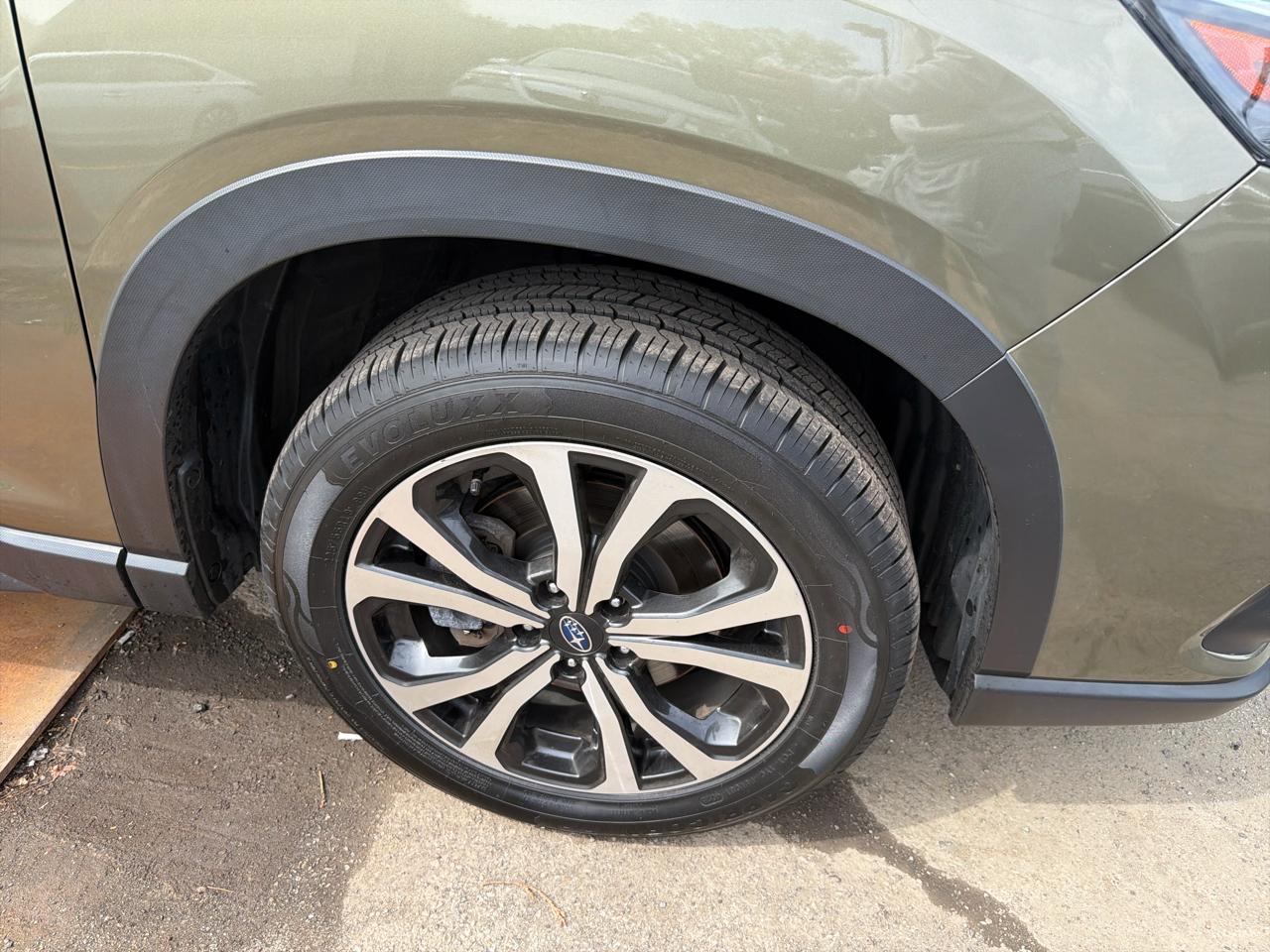 Subaru Forester Limited CVT 2023