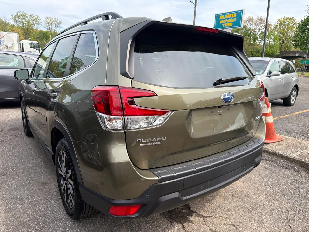 Subaru Forester Limited CVT 2023