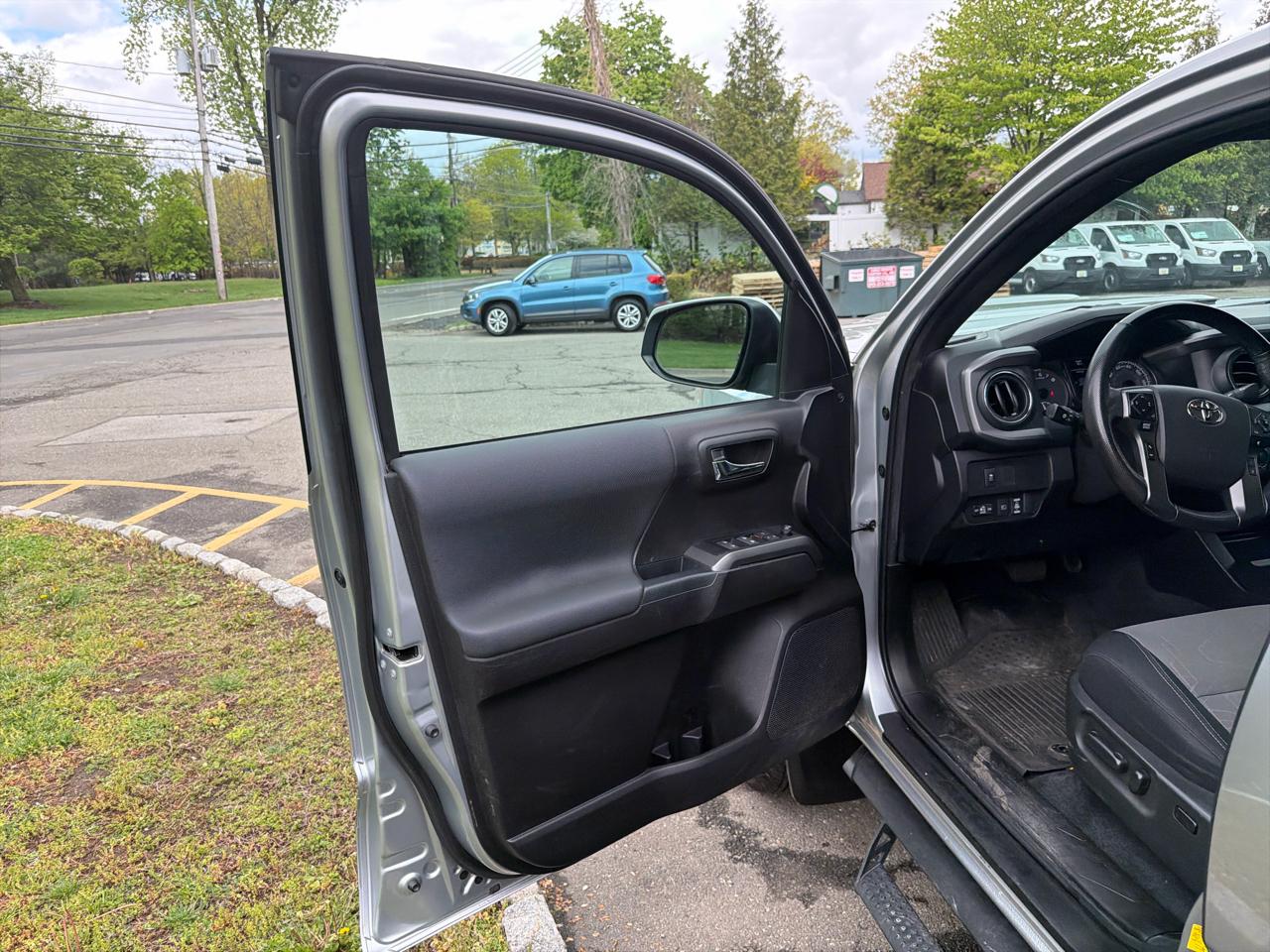 Toyota Tacoma 4WD  2023