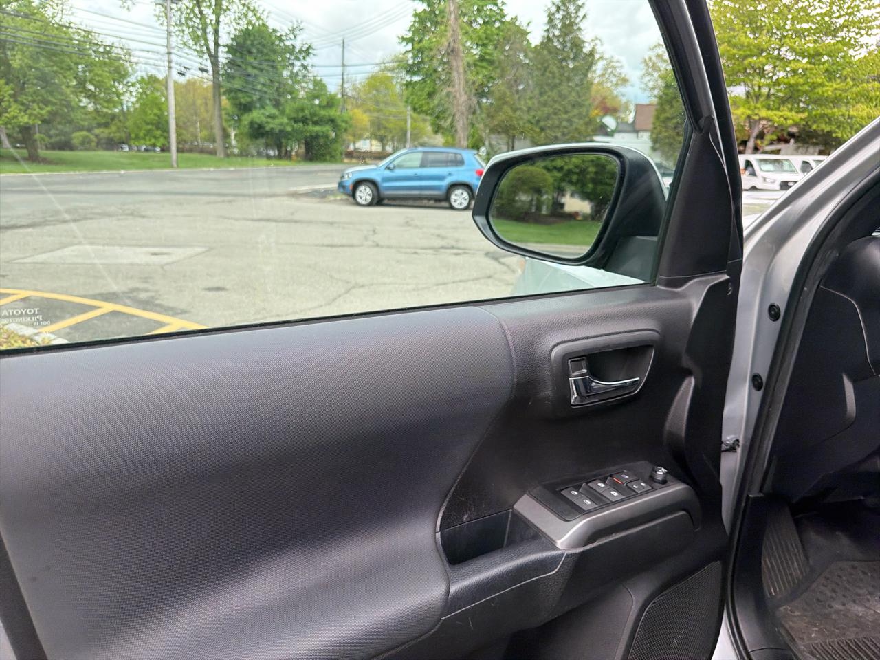 Toyota Tacoma 4WD  2023