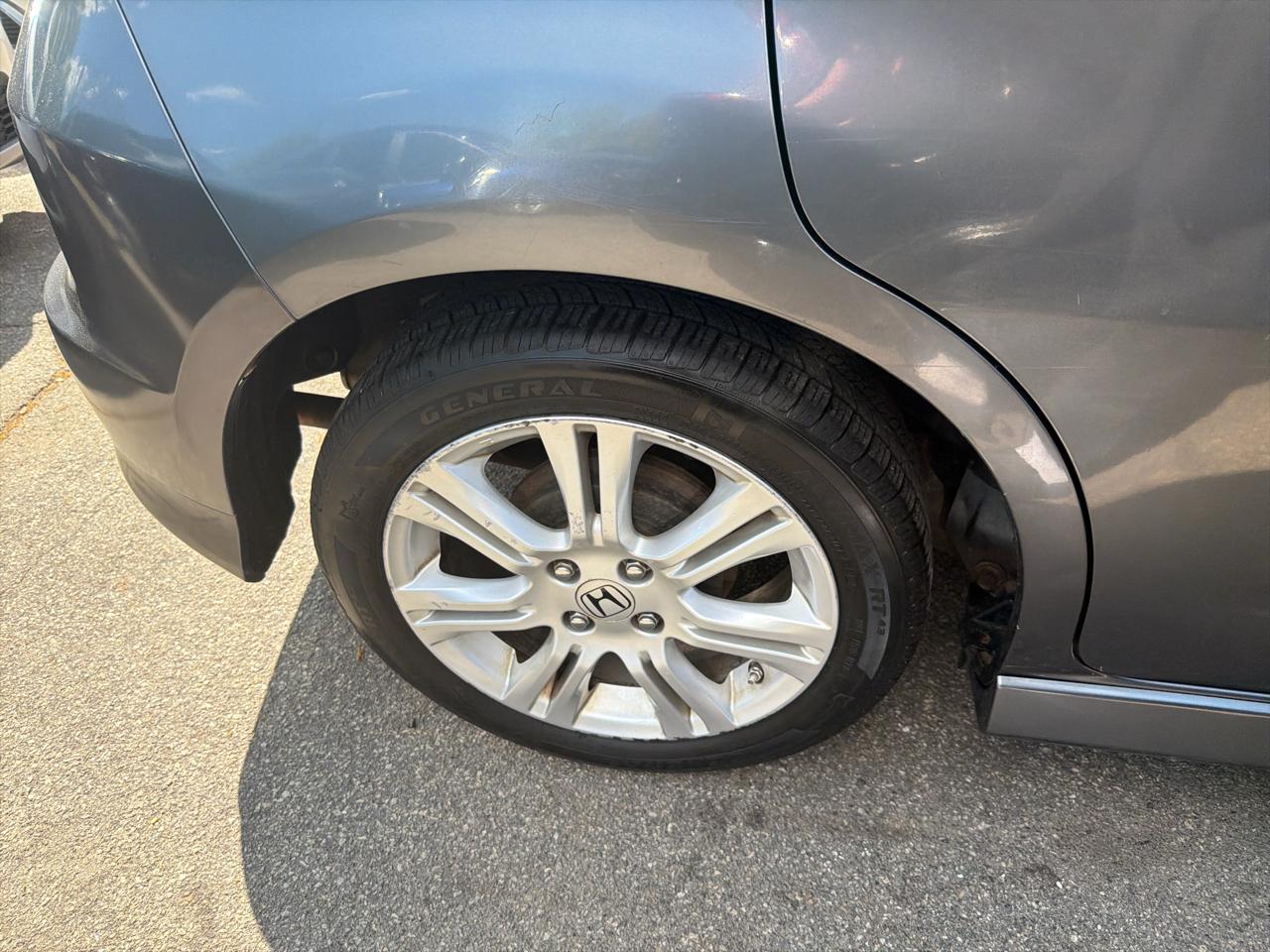 Honda Fit 5dr HB Auto Sport 2011
