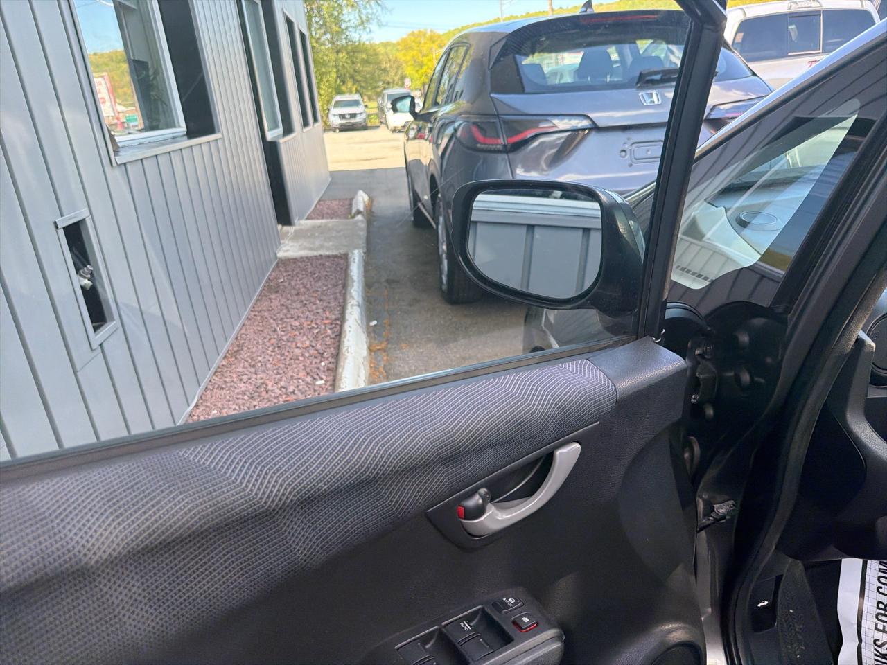 Honda Fit 5dr HB Auto Sport 2011
