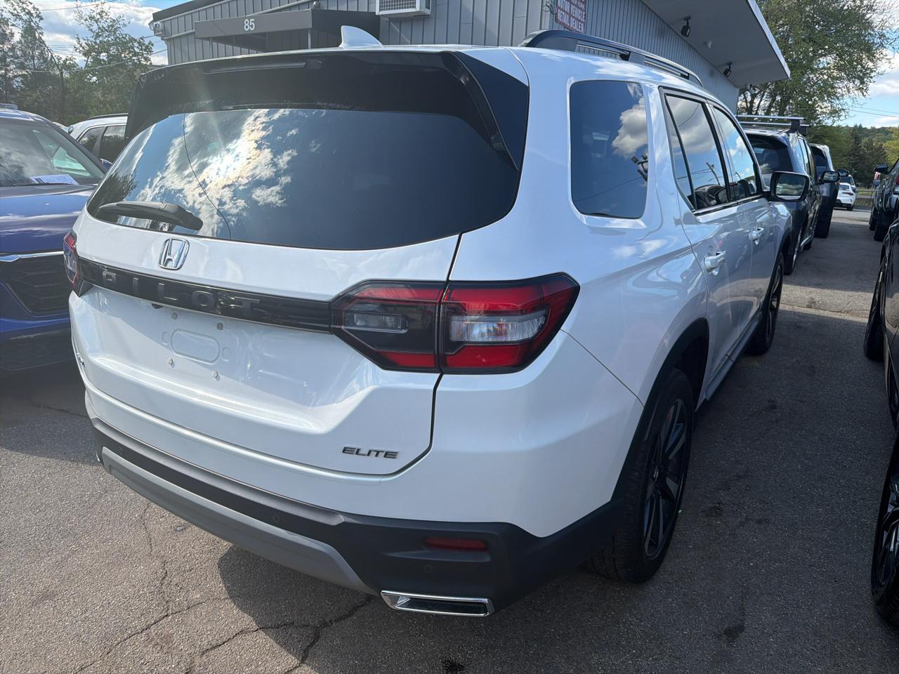 Honda Pilot Elite AWD 2024
