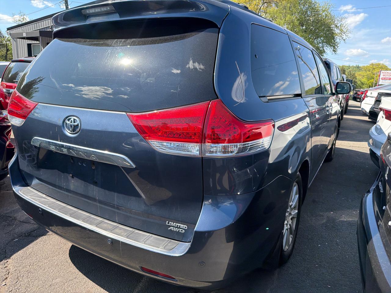 Toyota Sienna Limited 2013