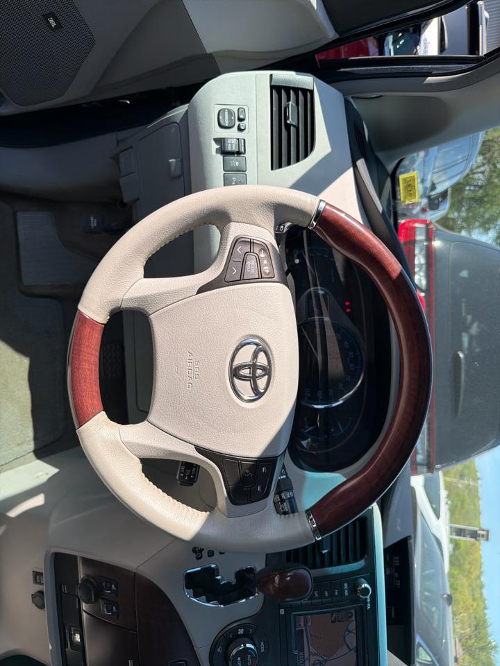 Toyota Sienna Limited 2013