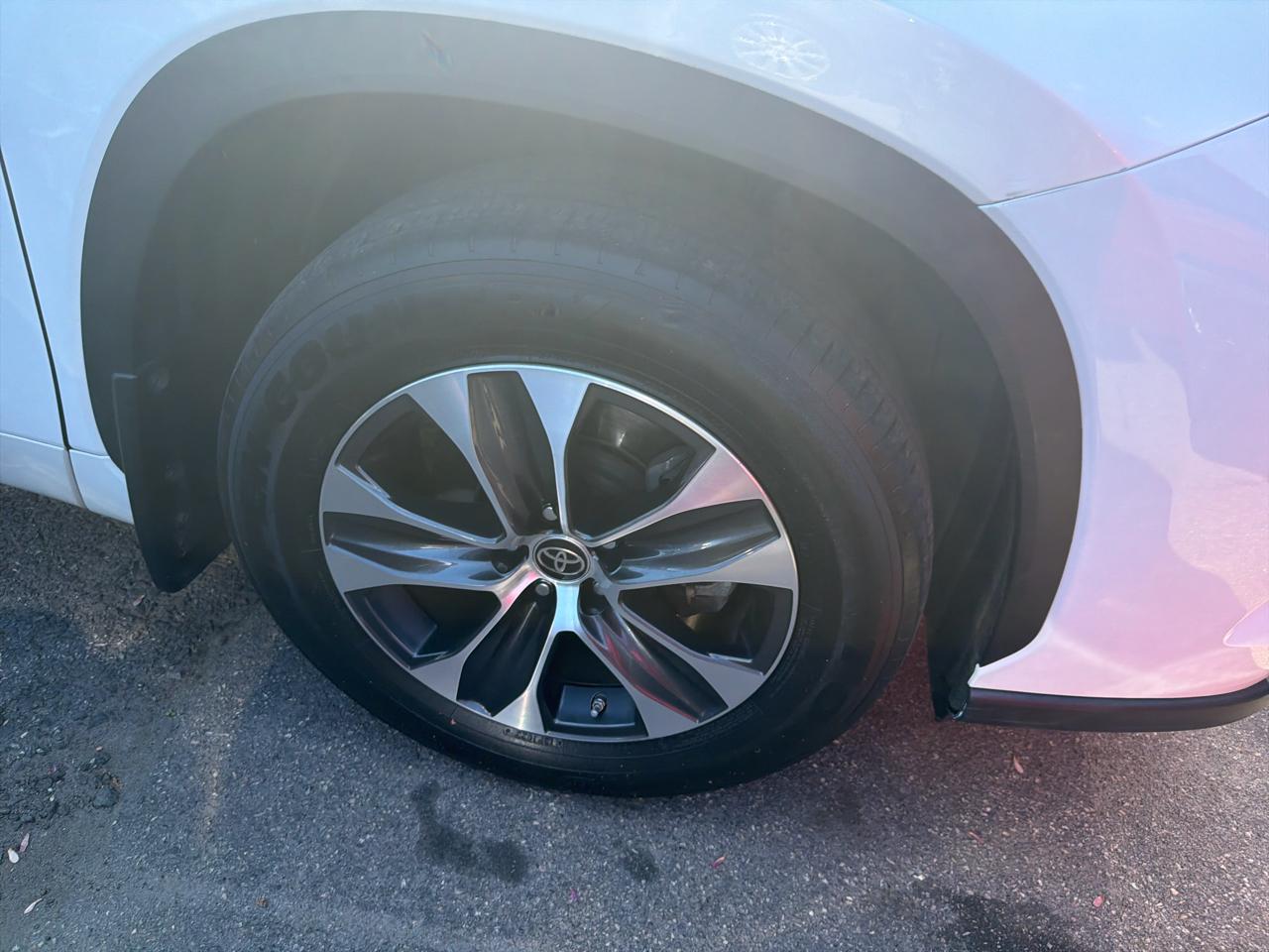 Toyota Highlander XLE 2023