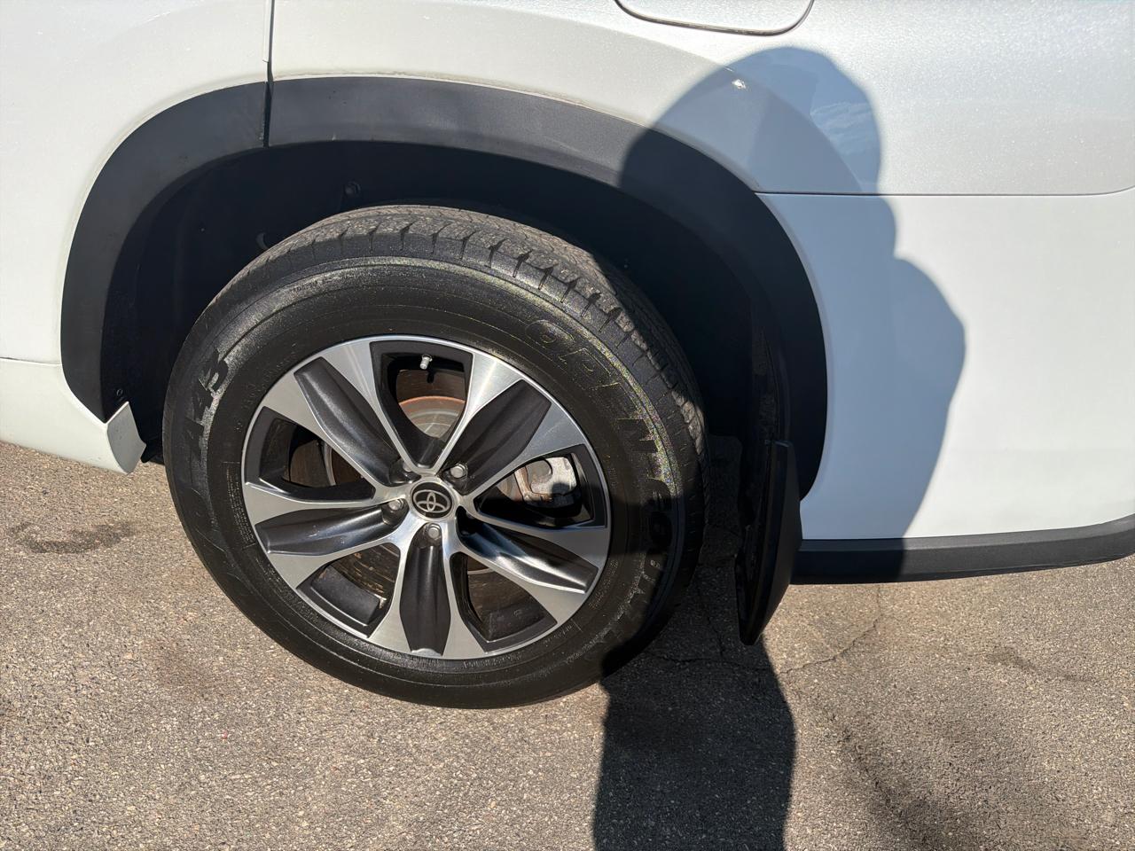 Toyota Highlander XLE 2023