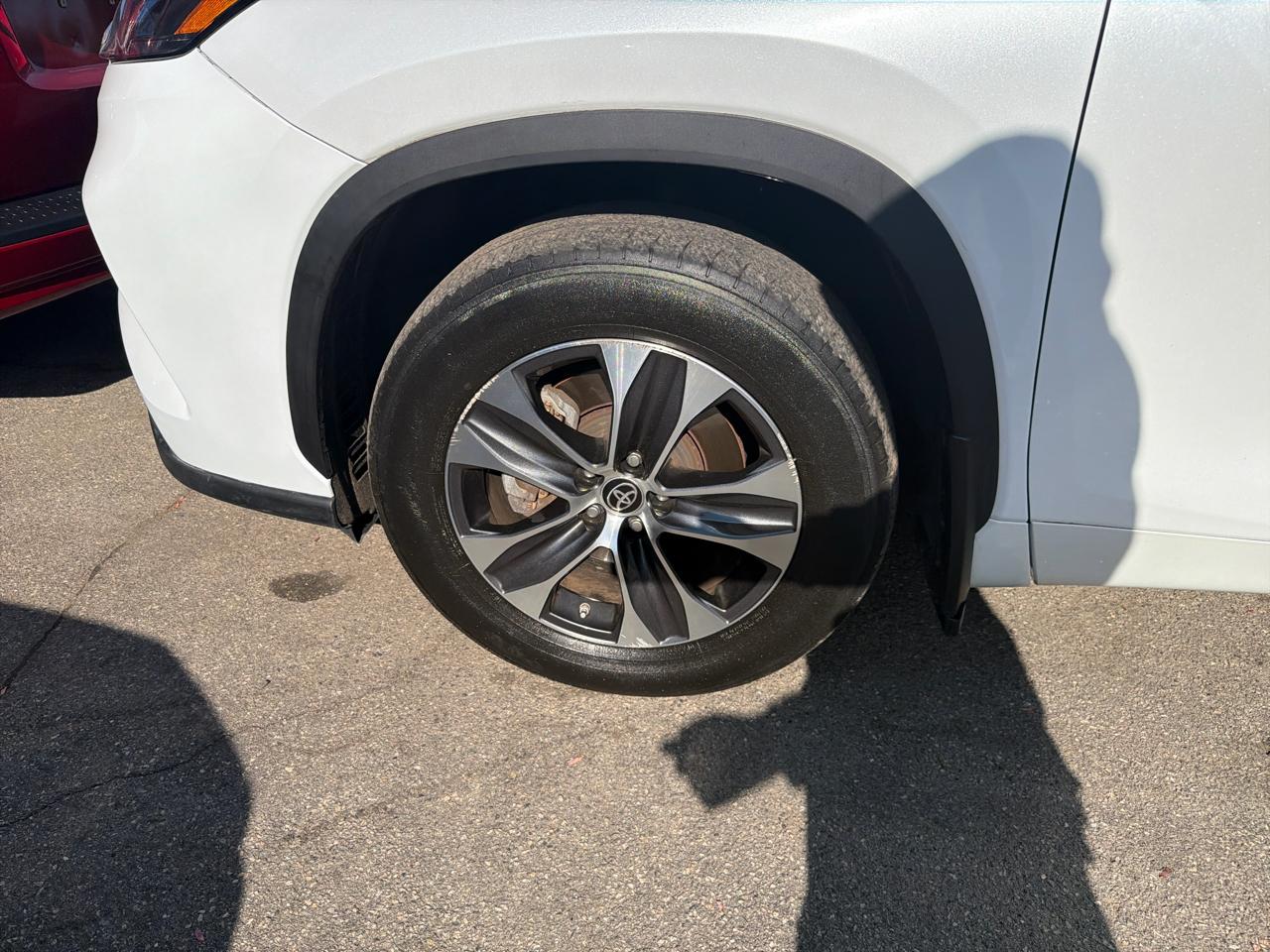 Toyota Highlander XLE 2023