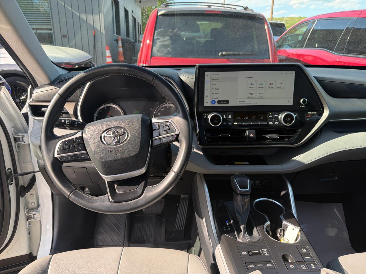 Toyota Highlander XLE 2023