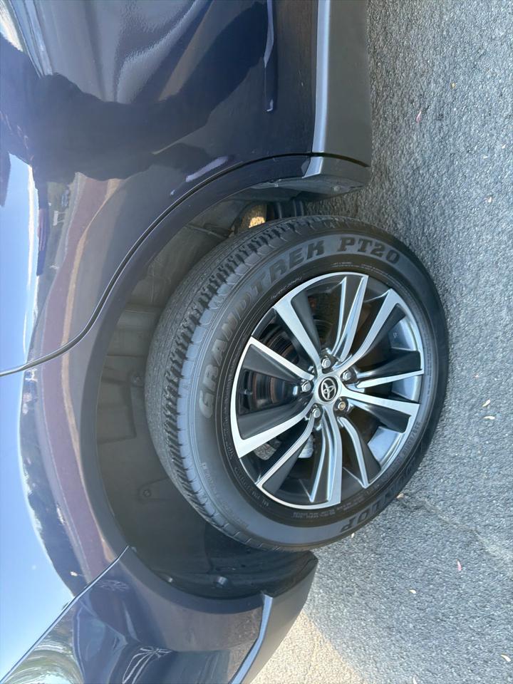 Toyota Venza LE 2023
