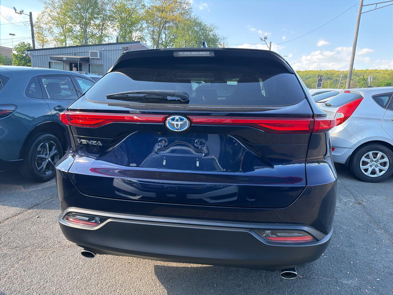 Toyota Venza LE 2023