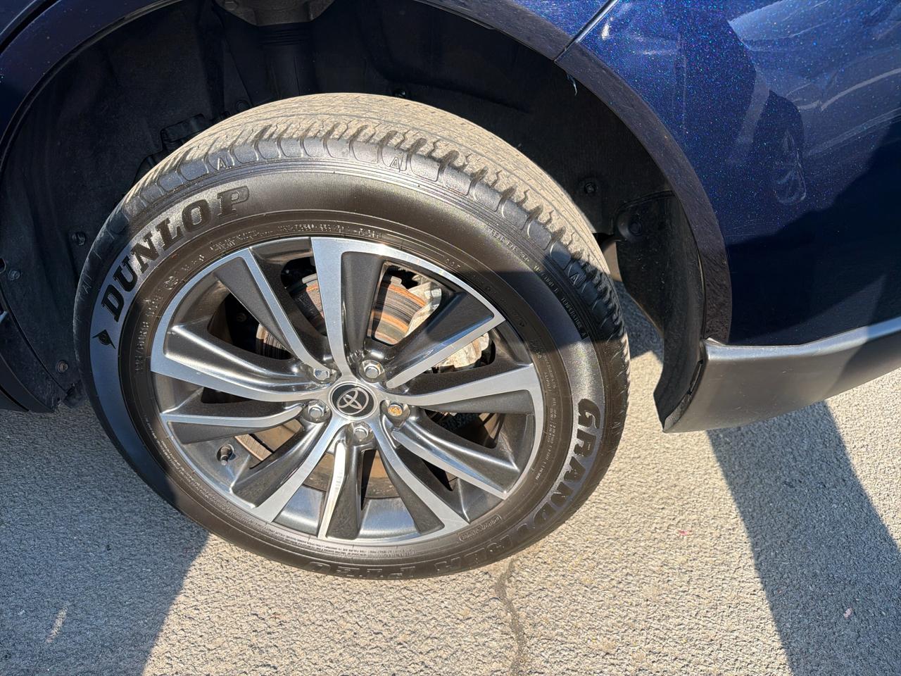 Toyota Venza LE 2023