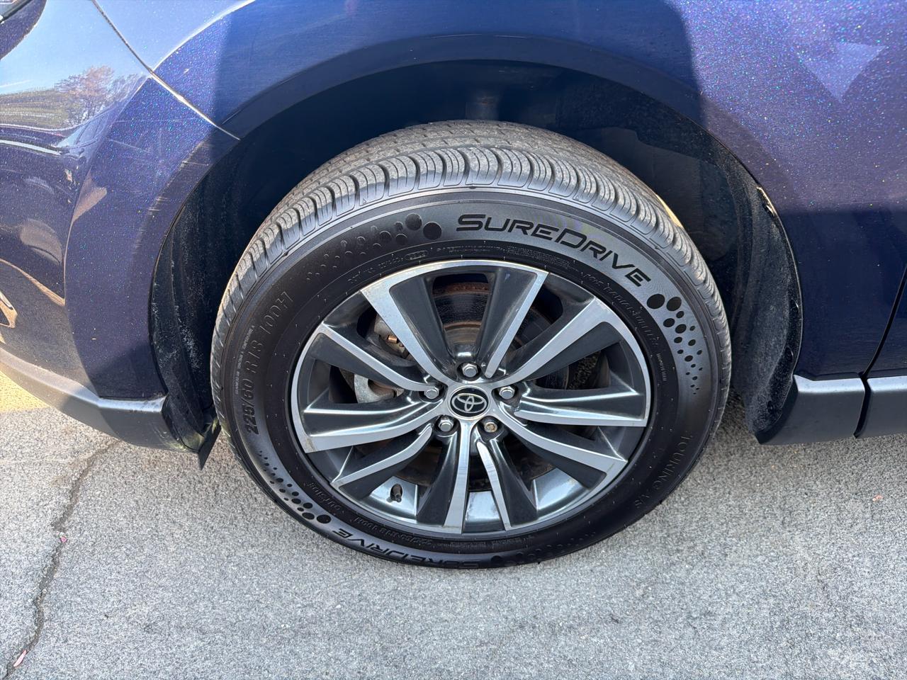 Toyota Venza LE 2023