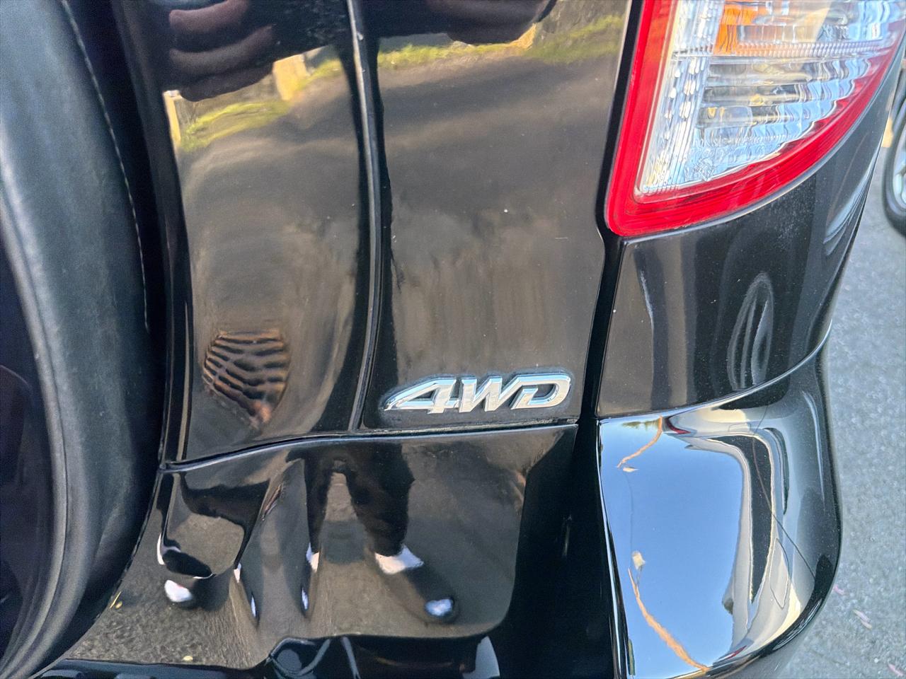 Toyota RAV4 4WD 4dr I4 (Natl) 2012