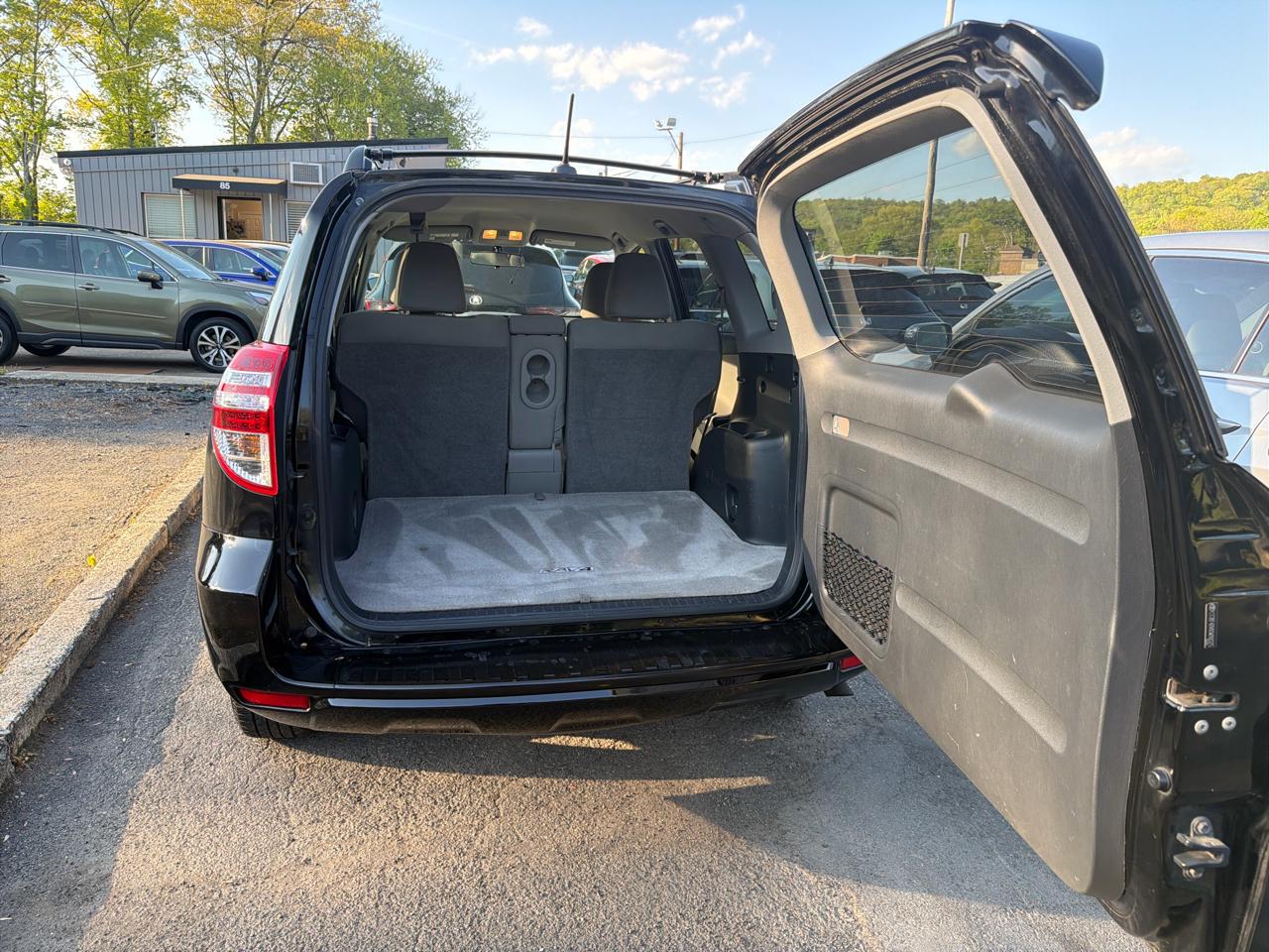Toyota RAV4 4WD 4dr I4 (Natl) 2012