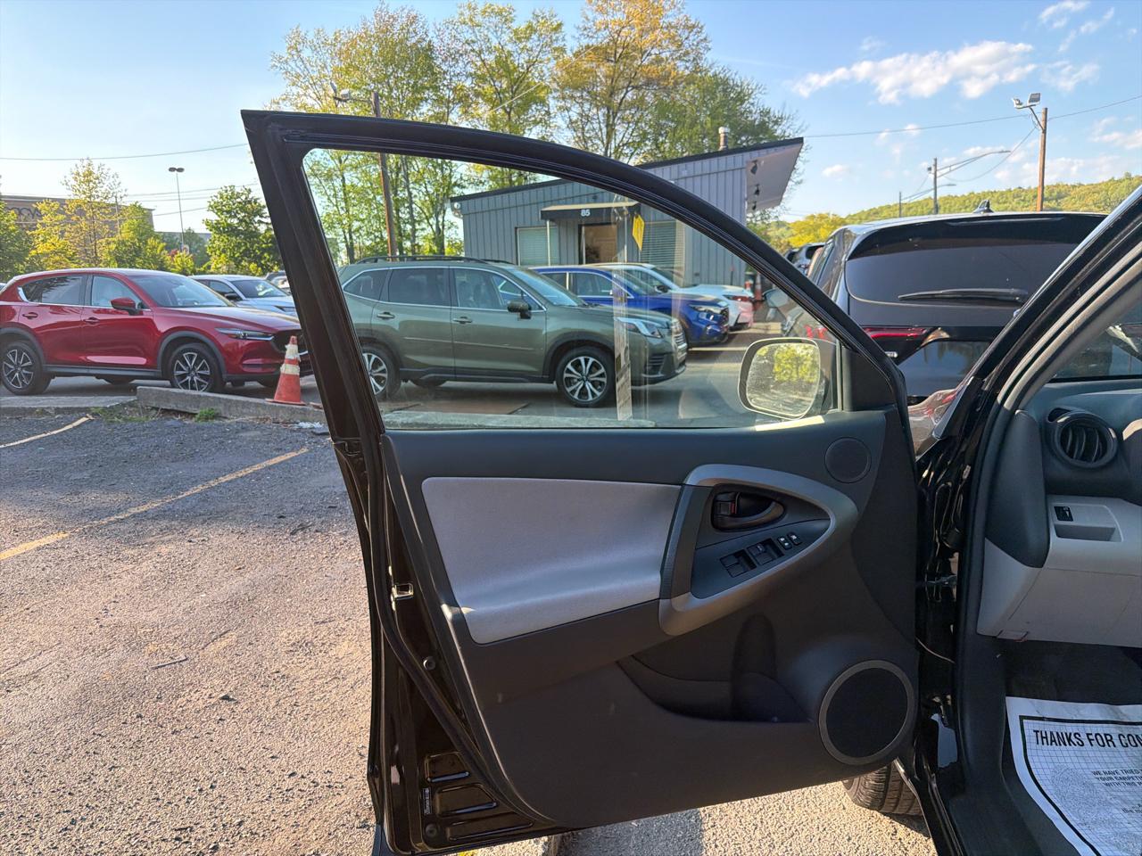 Toyota RAV4 4WD 4dr I4 (Natl) 2012