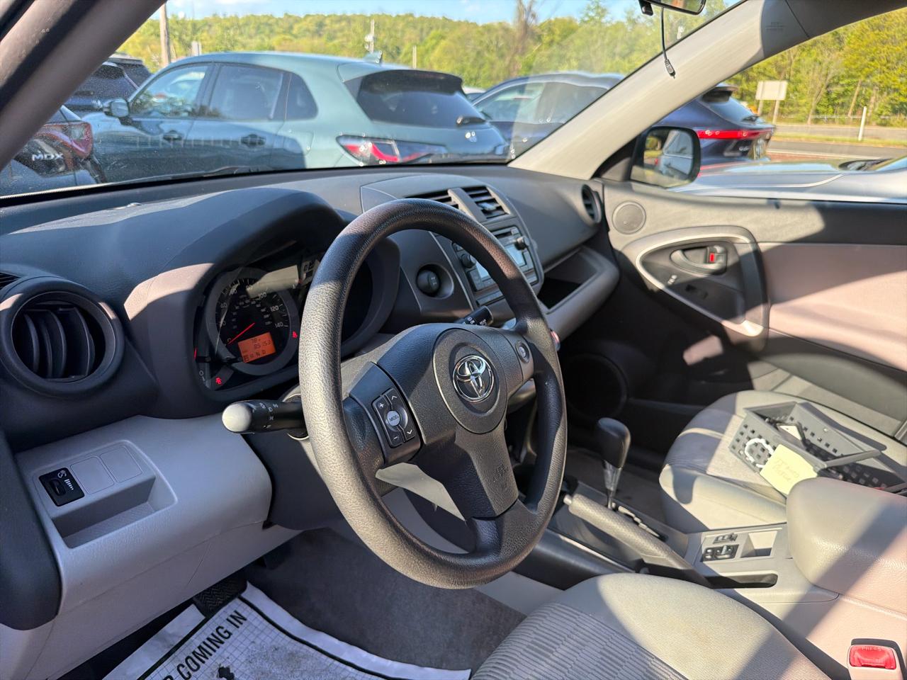 Toyota RAV4 4WD 4dr I4 (Natl) 2012