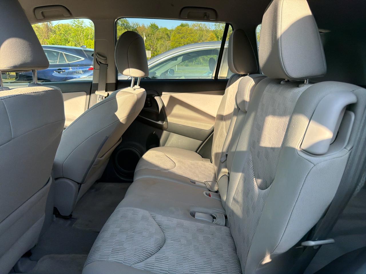 Toyota RAV4 4WD 4dr I4 (Natl) 2012