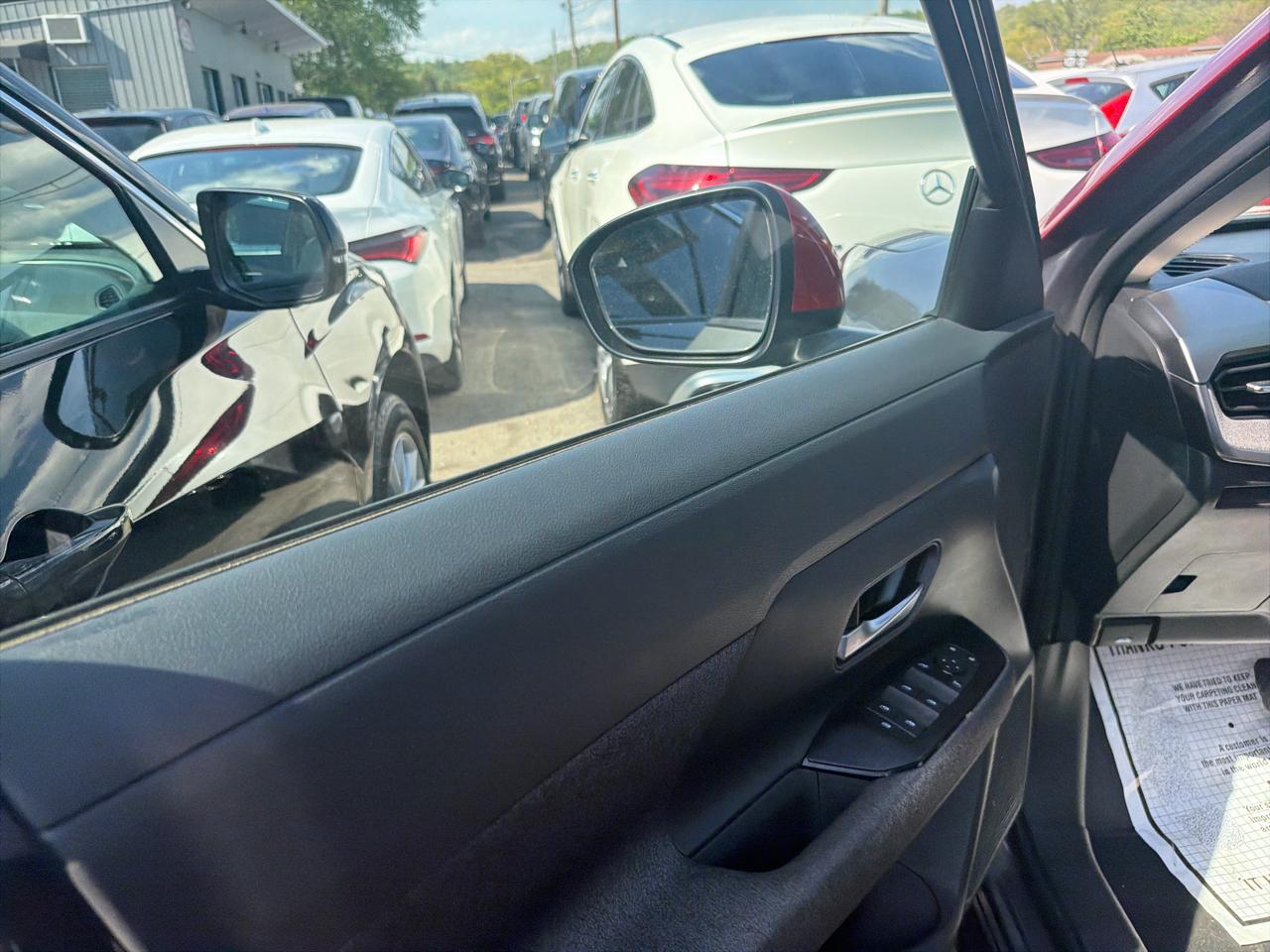 Nissan Kicks SV AWD 2025