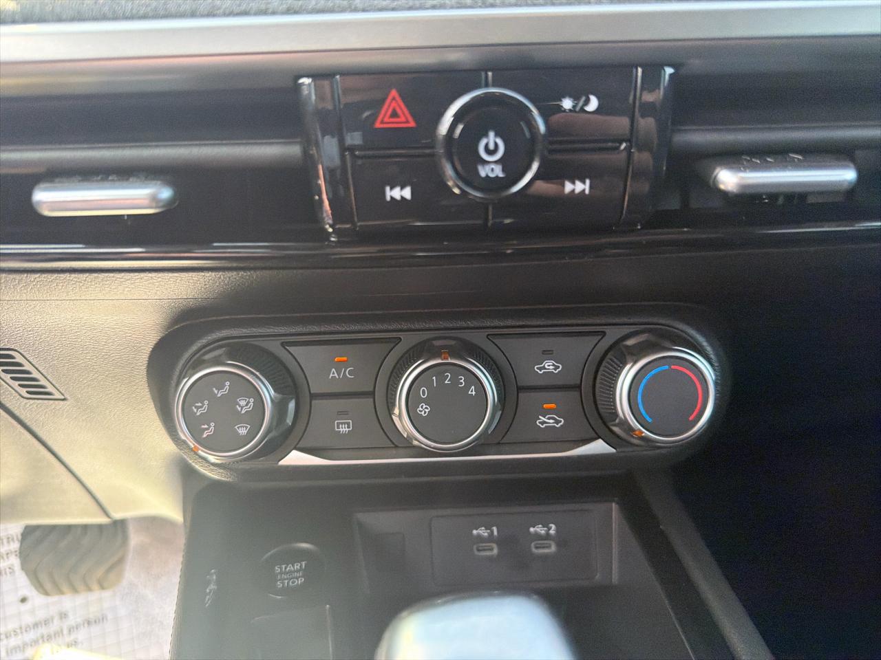 Nissan Kicks SV AWD 2025