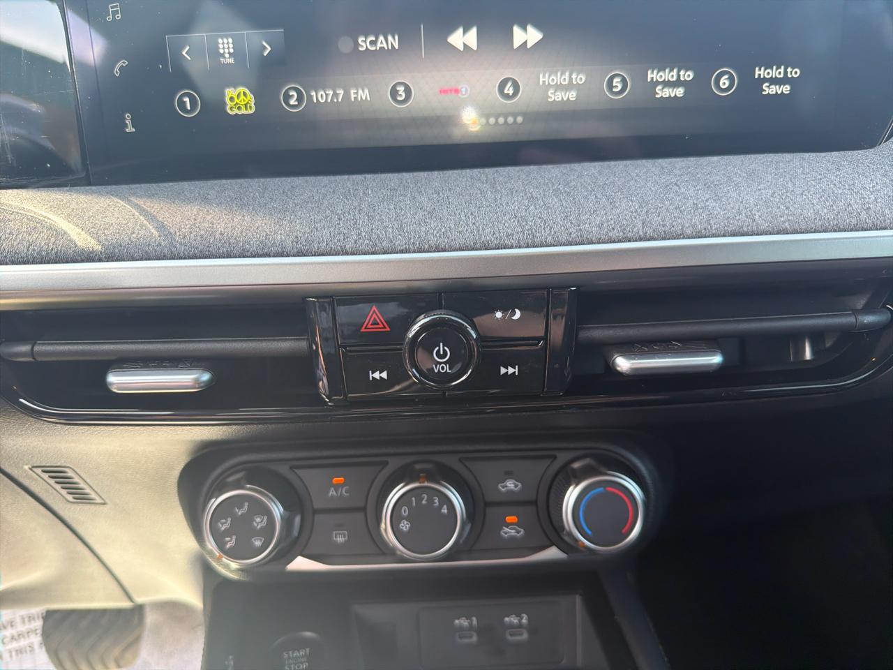 Nissan Kicks SV AWD 2025
