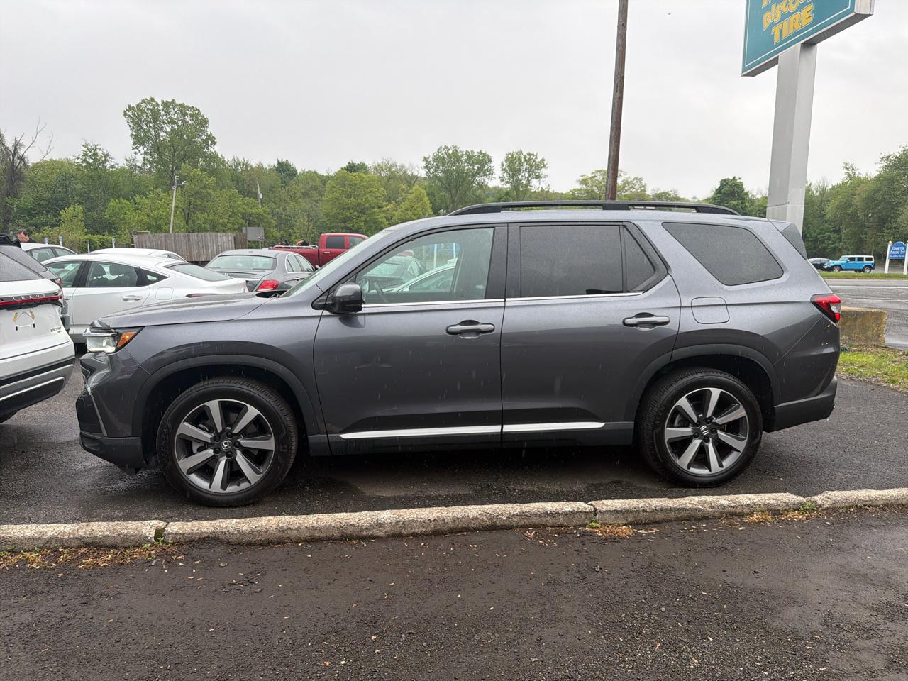 Honda Pilot Touring+ AWD 2025