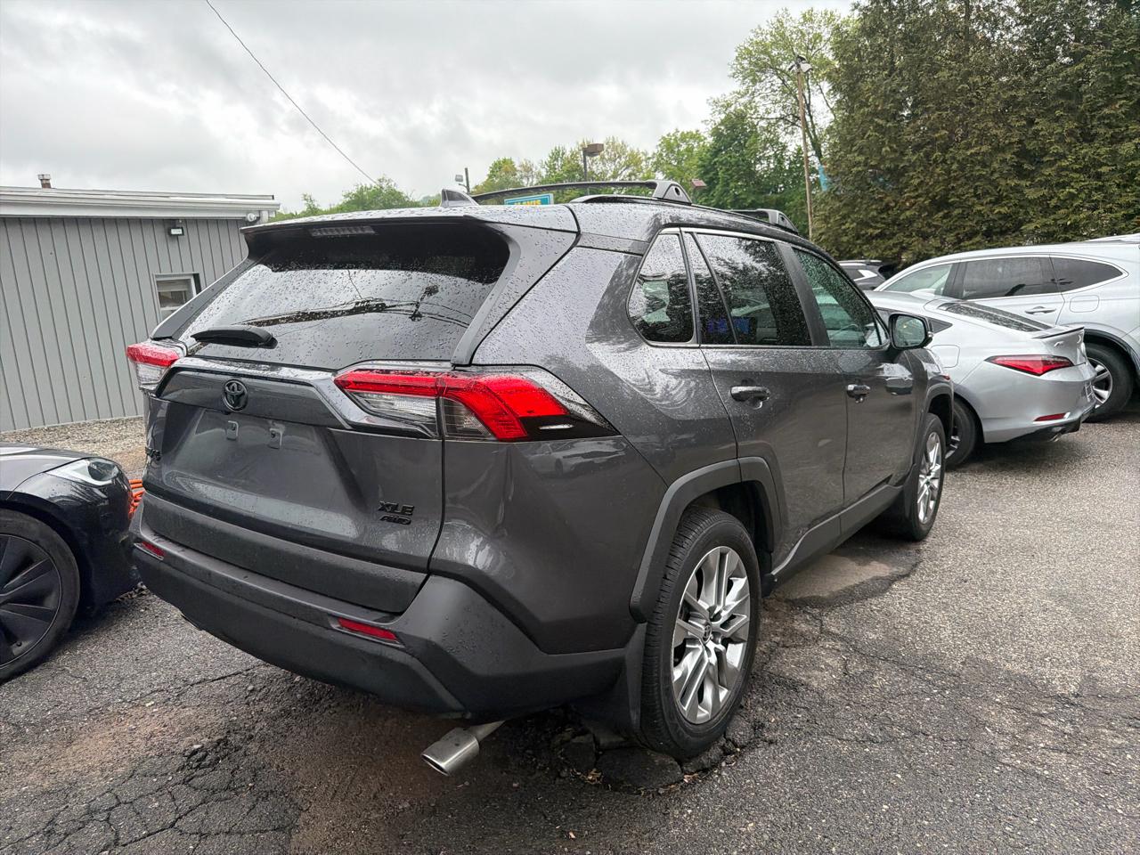 Toyota RAV4 XLE Premium AWD (Natl) 2023