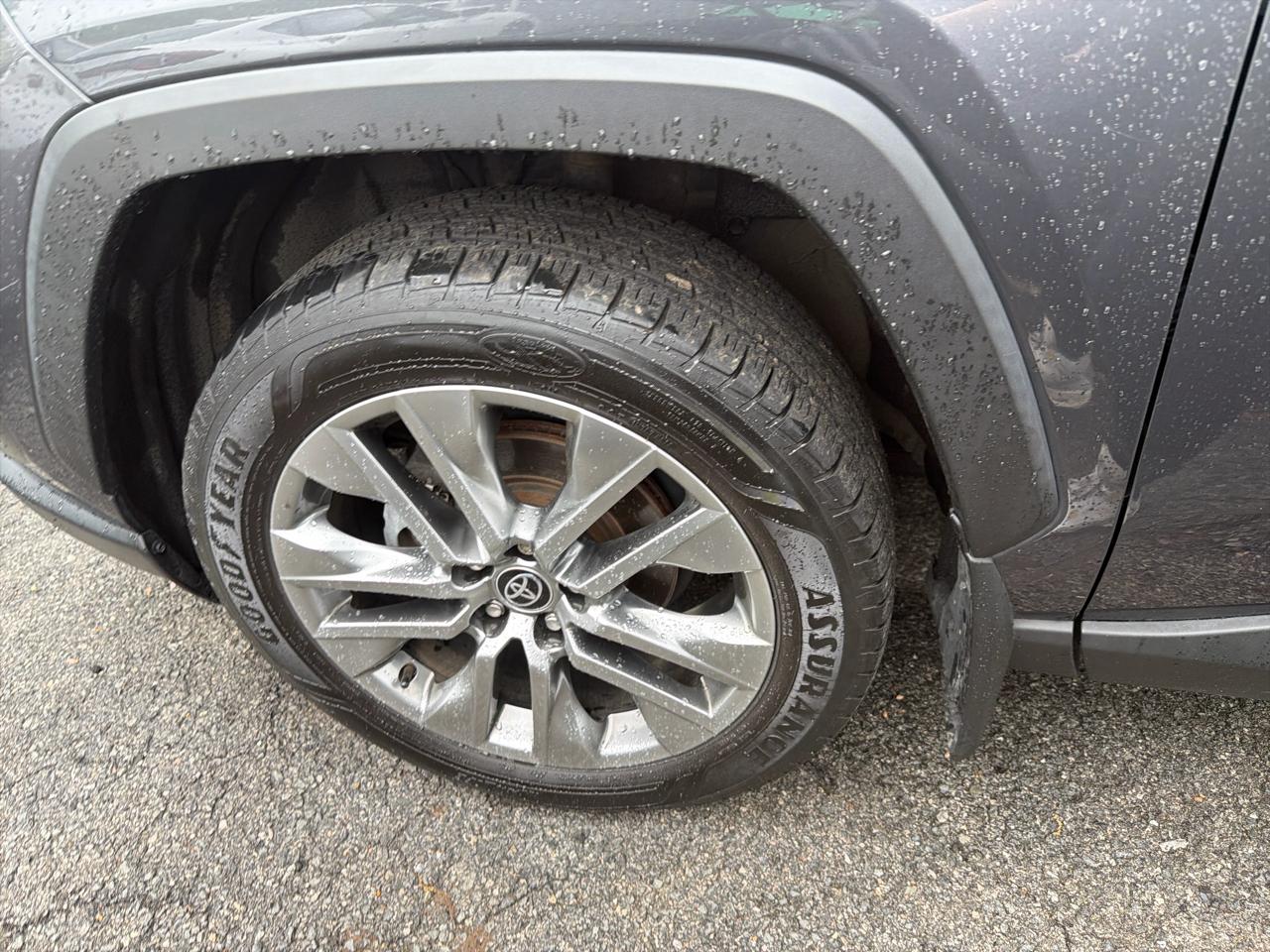 Toyota RAV4 XLE Premium AWD (Natl) 2023