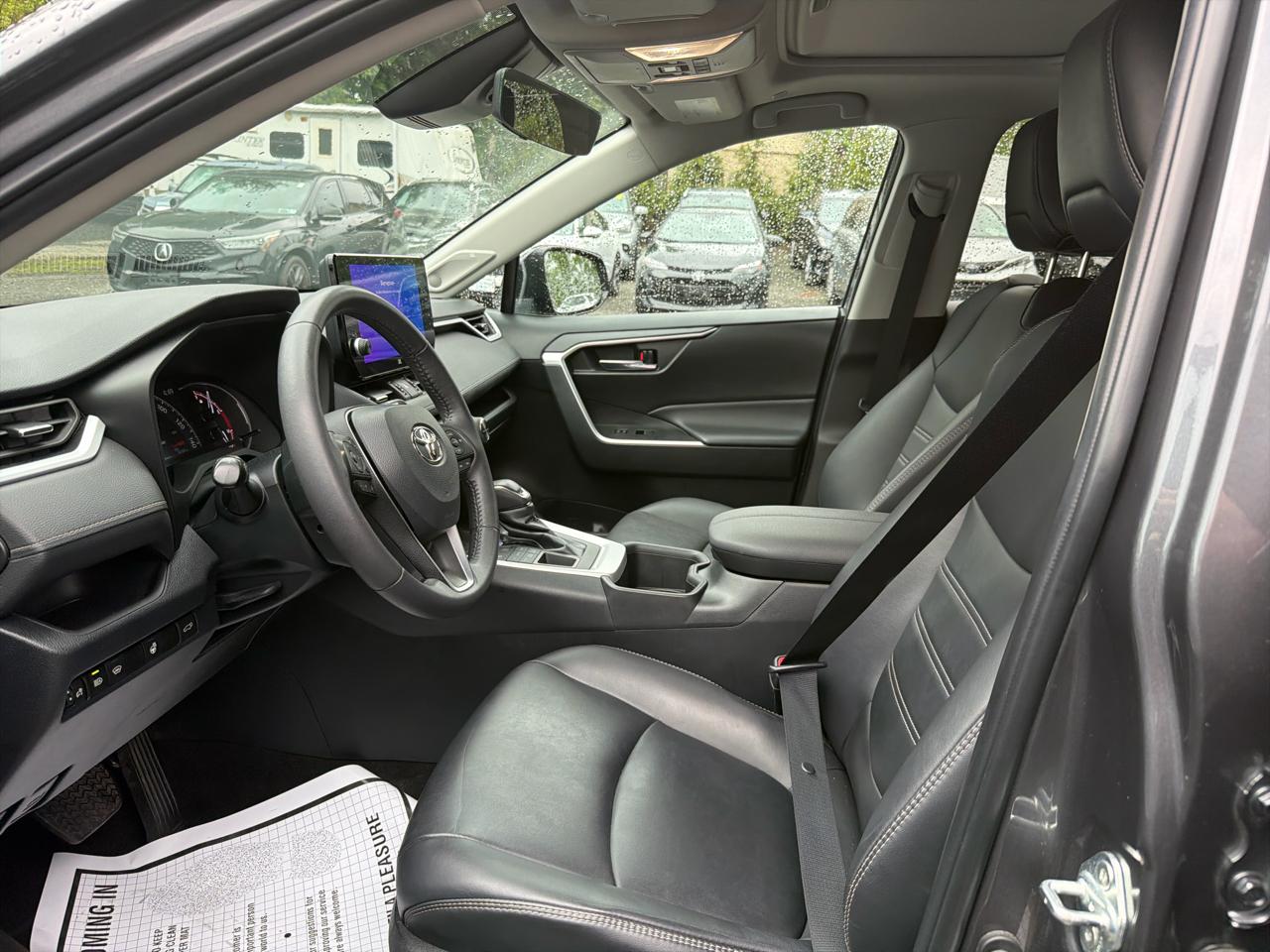 Toyota RAV4 XLE Premium AWD (Natl) 2023