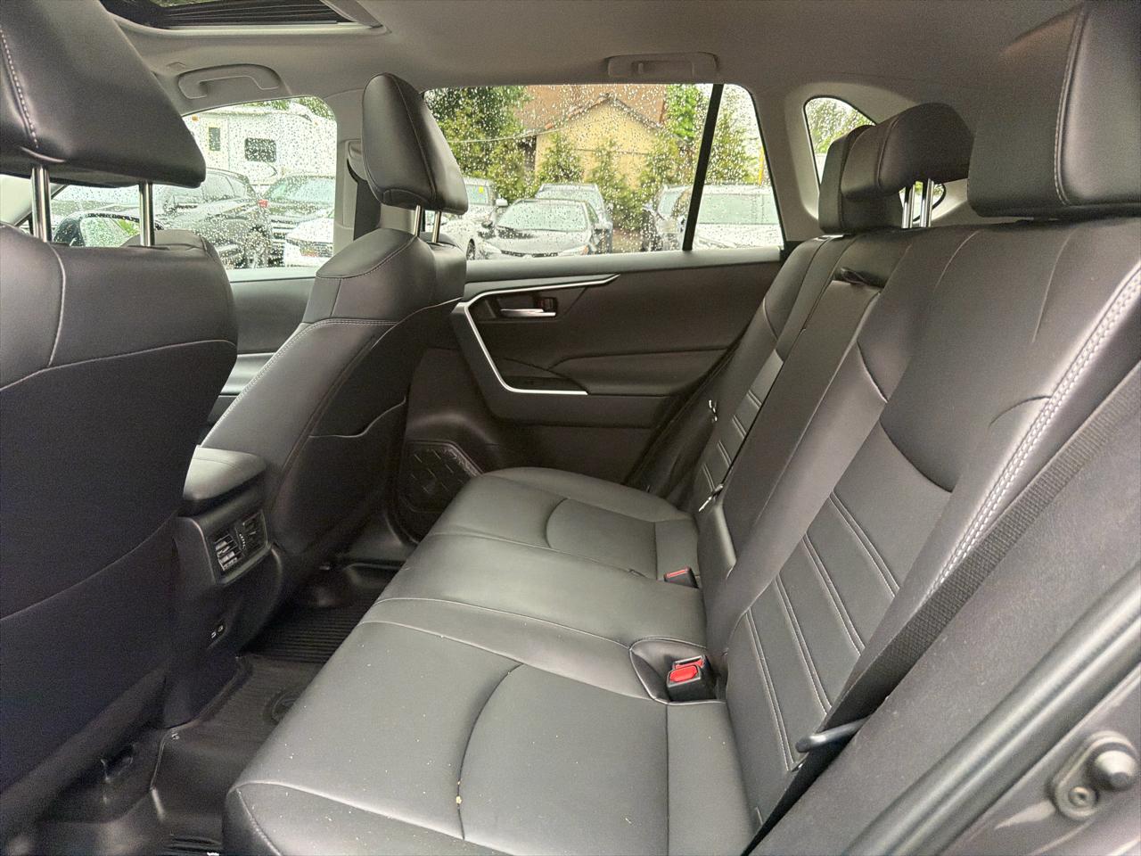 Toyota RAV4 XLE Premium AWD (Natl) 2023