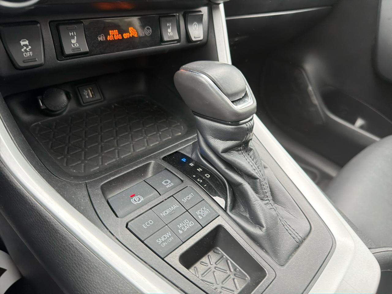 Toyota RAV4 XLE Premium AWD (Natl) 2023