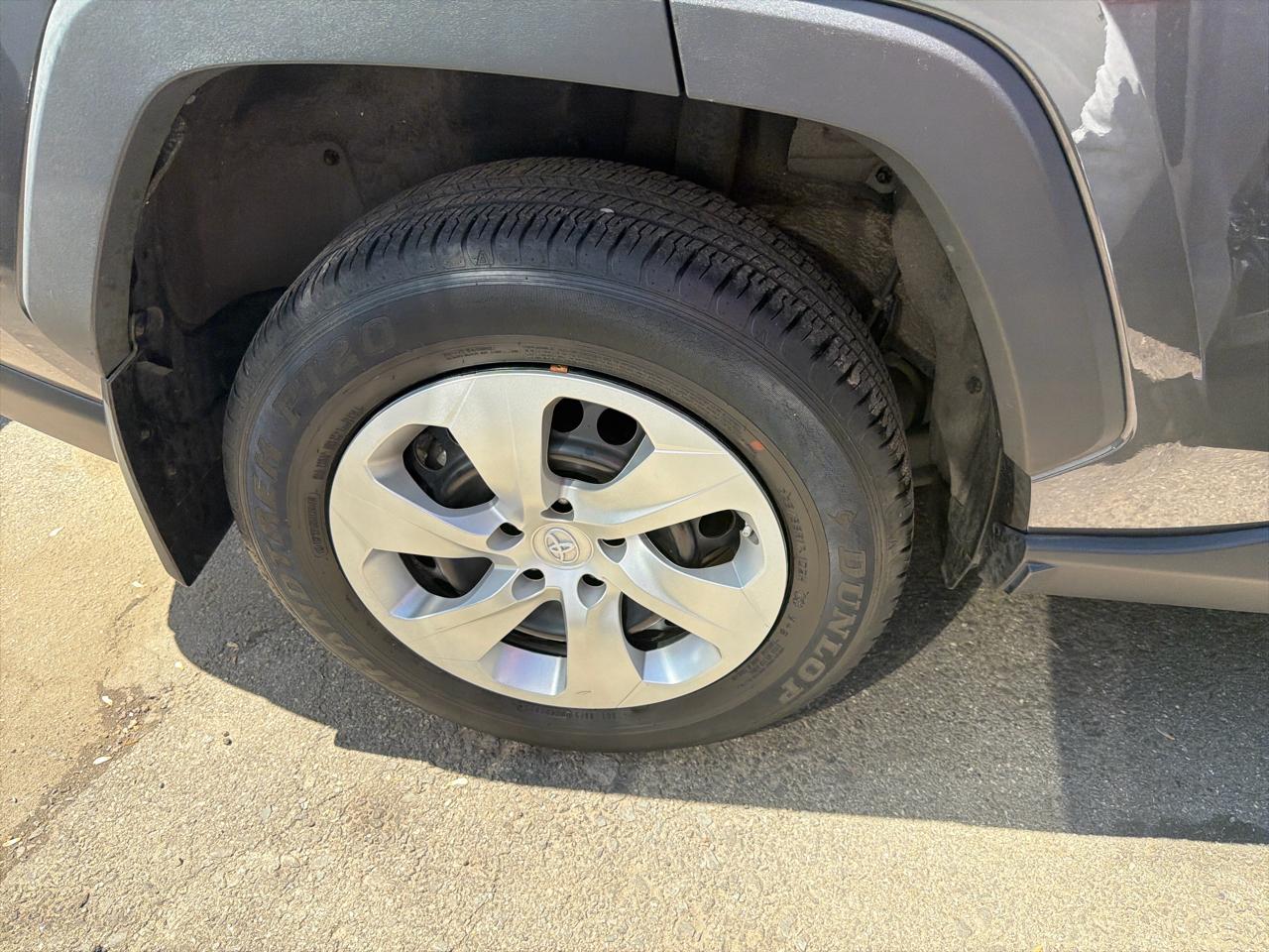 Toyota RAV4 LE AWD (Natl) 2023