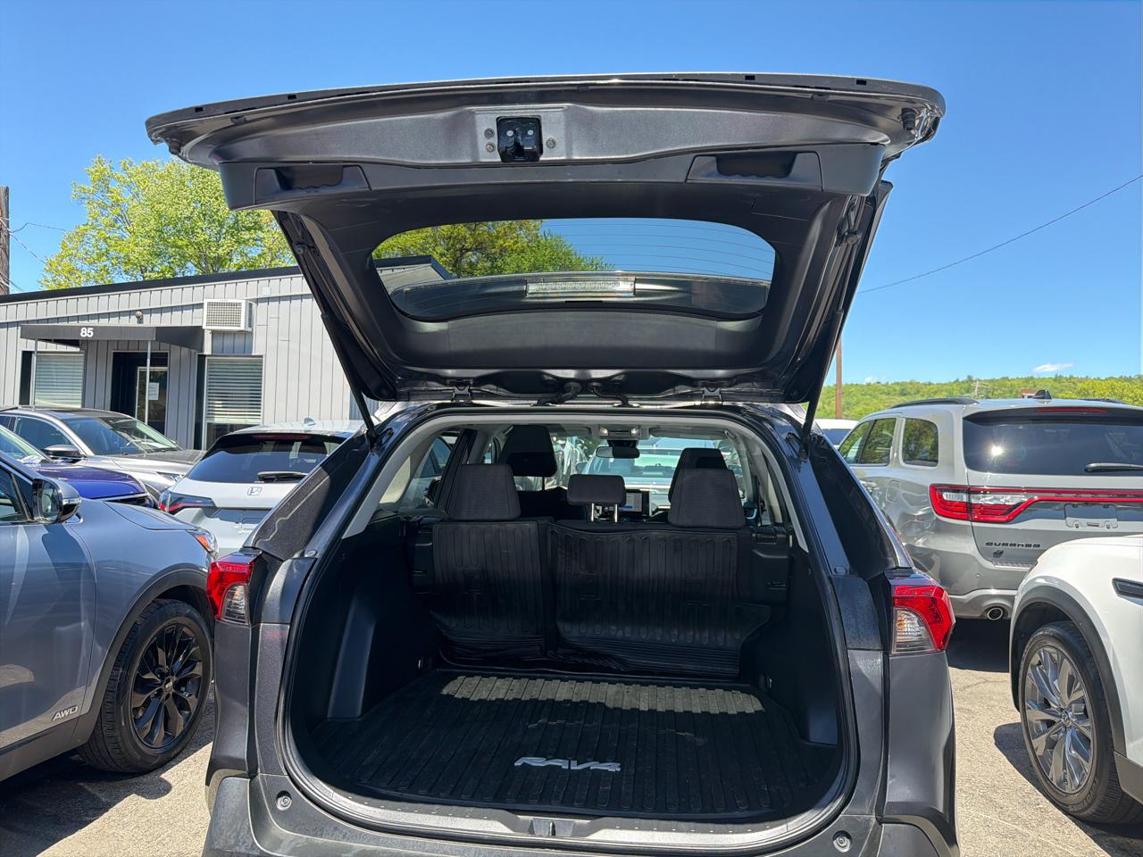 Toyota RAV4 LE AWD (Natl) 2023