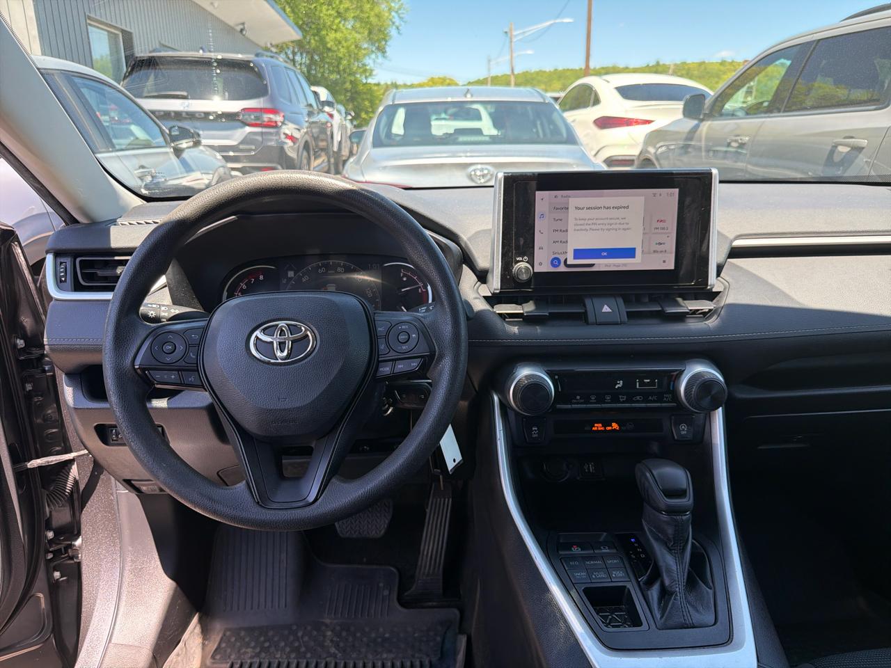 Toyota RAV4 LE AWD (Natl) 2023