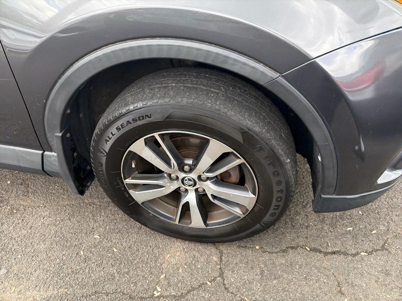 Toyota RAV4 AWD 4dr XLE (Natl) 2016