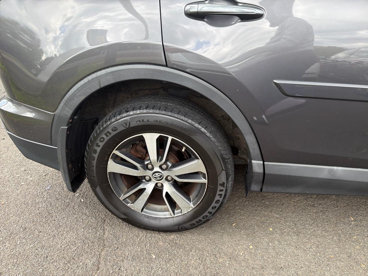 Toyota RAV4 AWD 4dr XLE (Natl) 2016