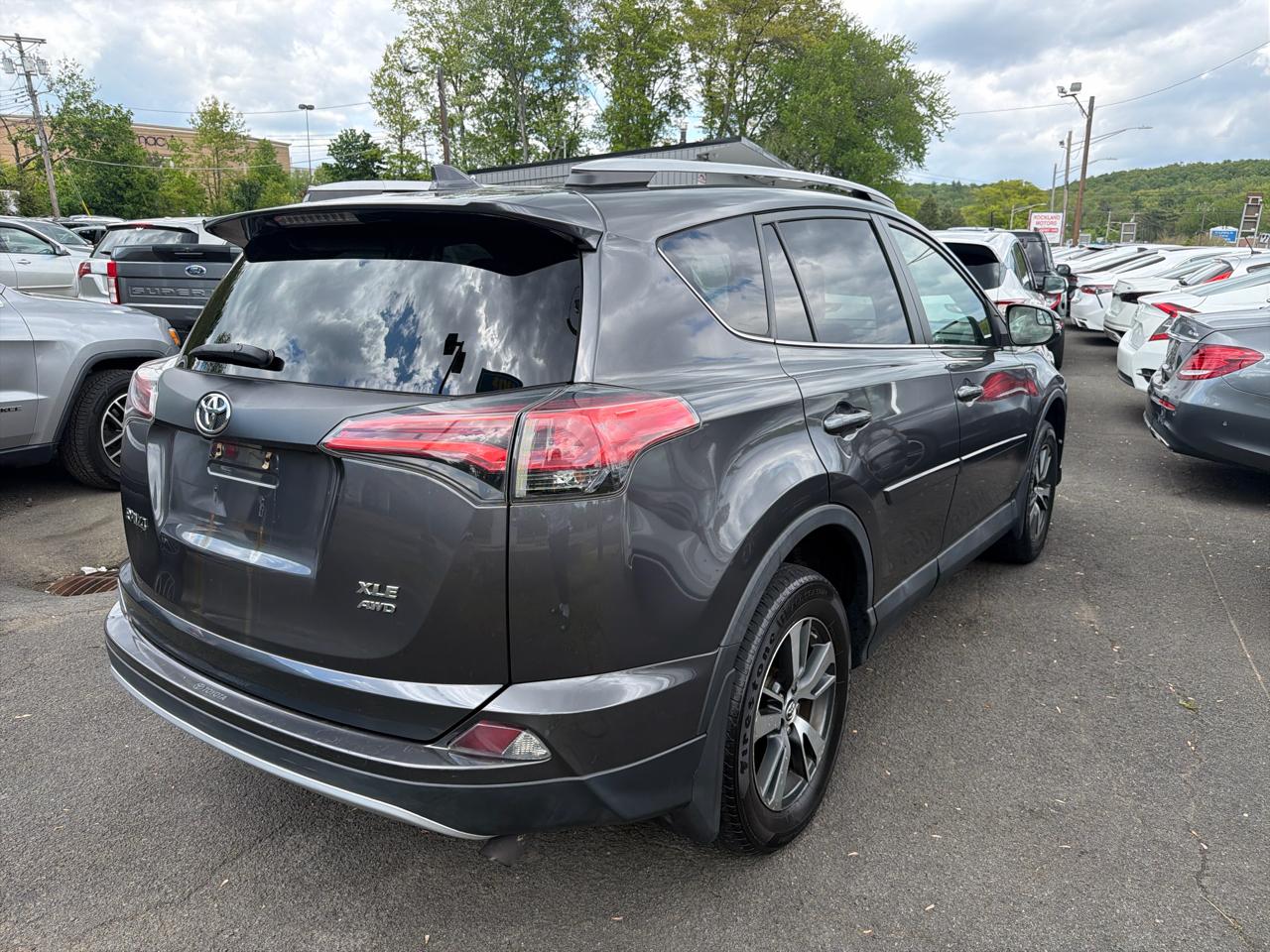 Toyota RAV4 AWD 4dr XLE (Natl) 2016
