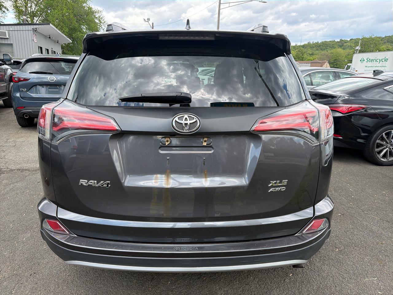 Toyota RAV4 AWD 4dr XLE (Natl) 2016