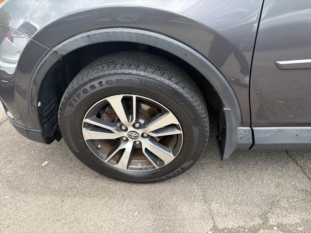 Toyota RAV4 AWD 4dr XLE (Natl) 2016