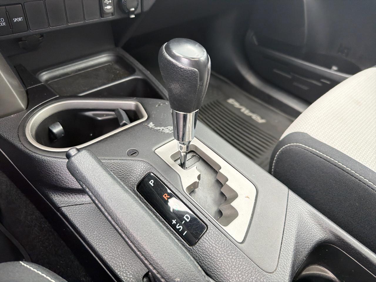 Toyota RAV4 AWD 4dr XLE (Natl) 2016