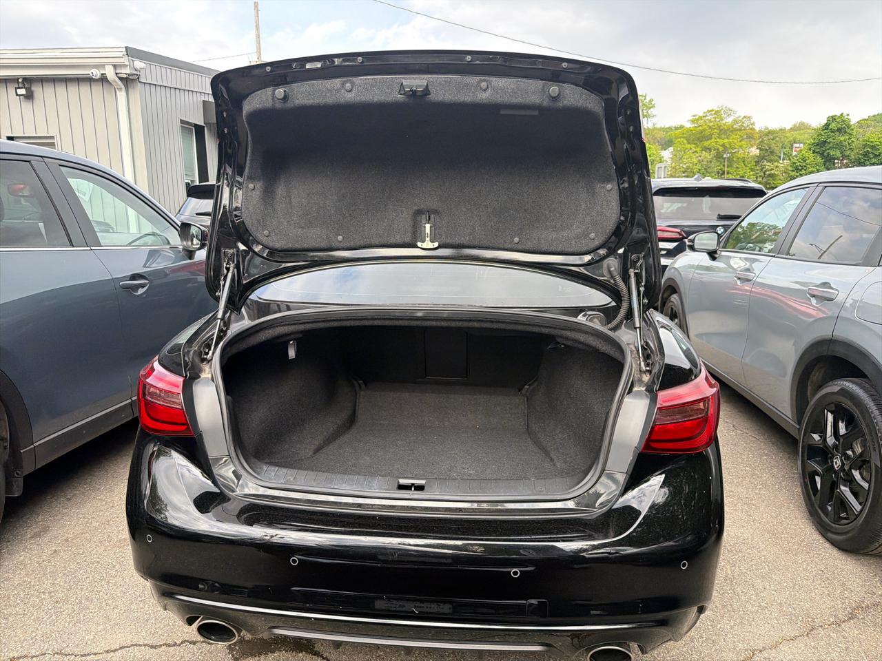 Infiniti Q50 LUXE AWD 2023