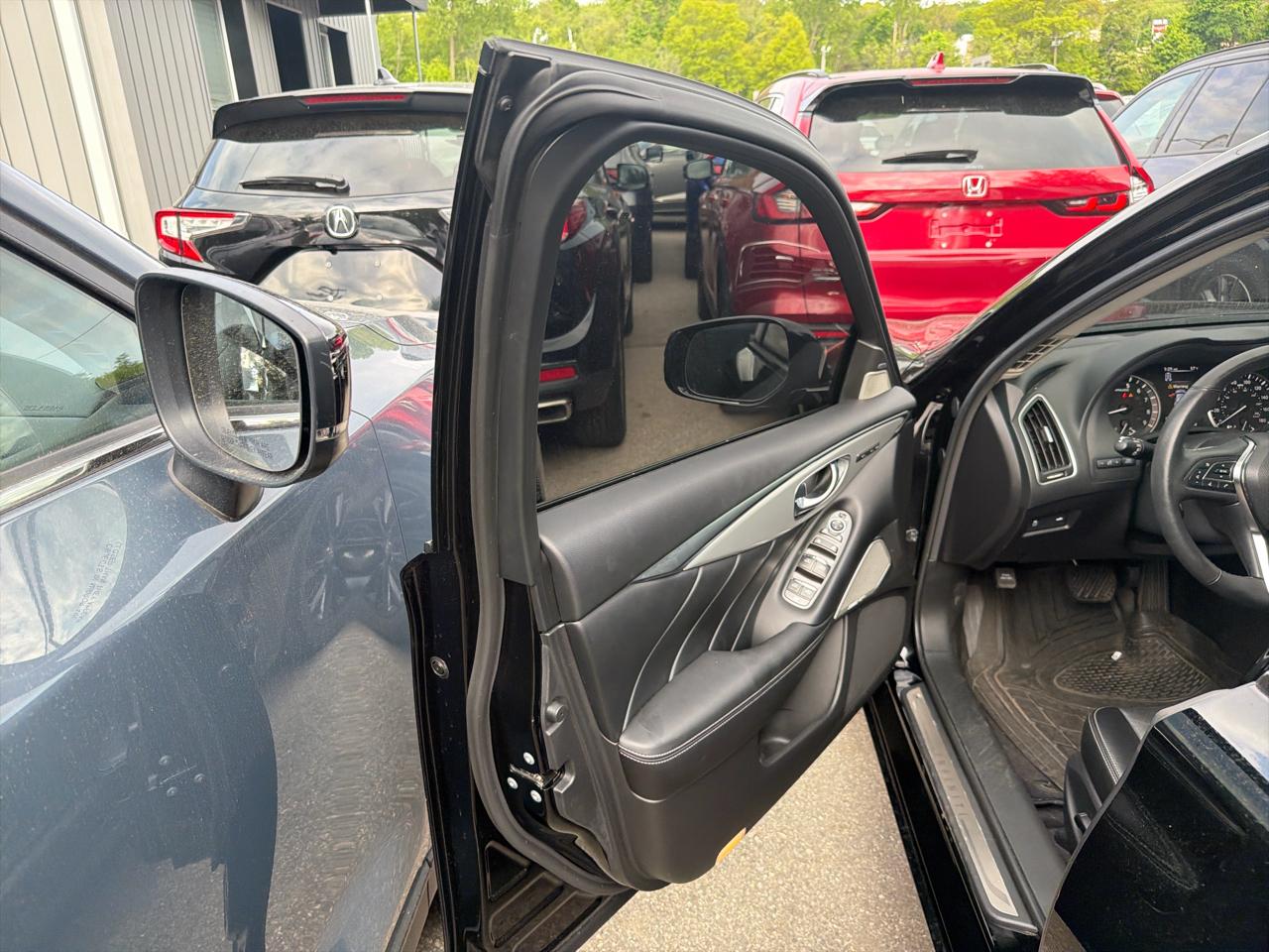 Infiniti Q50 LUXE AWD 2023