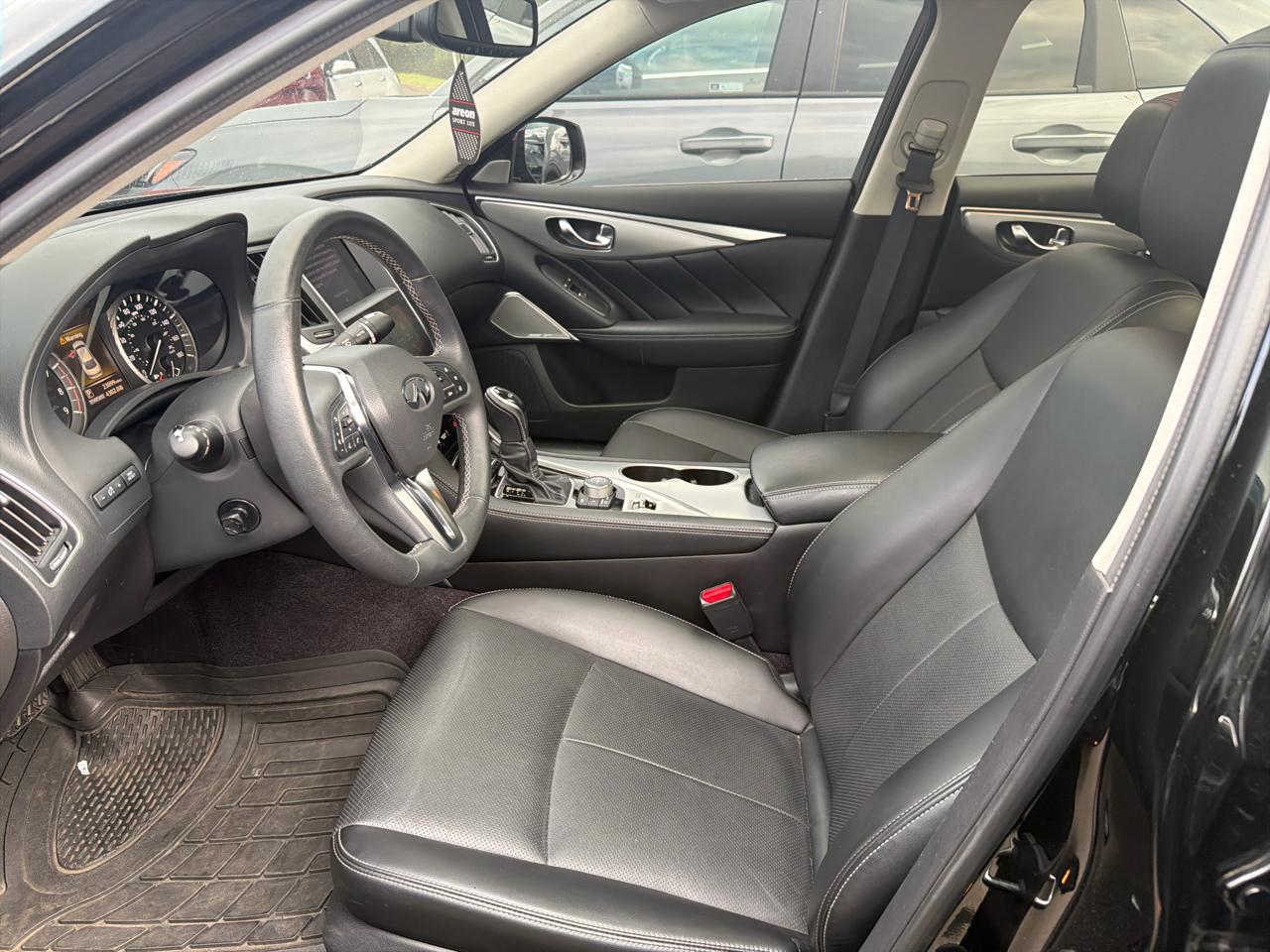 Infiniti Q50 LUXE AWD 2023