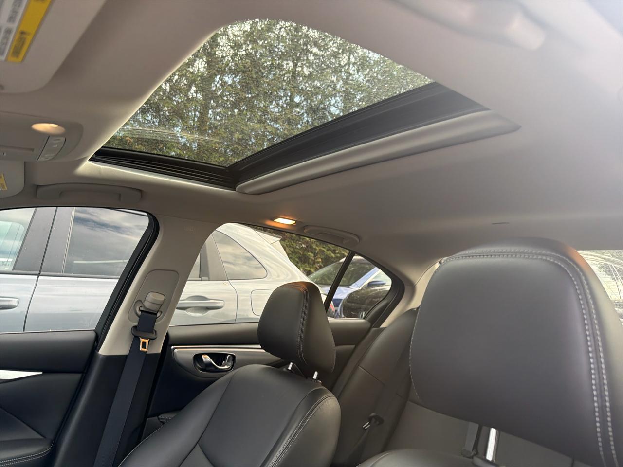 Infiniti Q50 LUXE AWD 2023