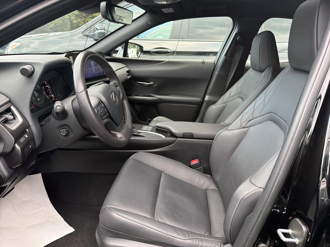 Lexus UX UX 250h Premium AWD 2023