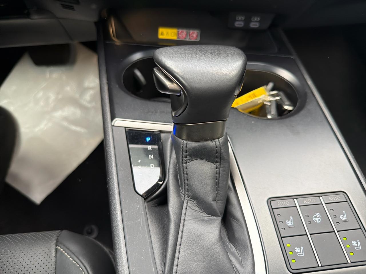 Lexus UX UX 250h Premium AWD 2023