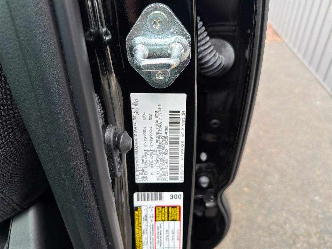 Toyota Tacoma 2WD TRD Off Road Double Cab 5' Bed V6 AT (Natl) 2023