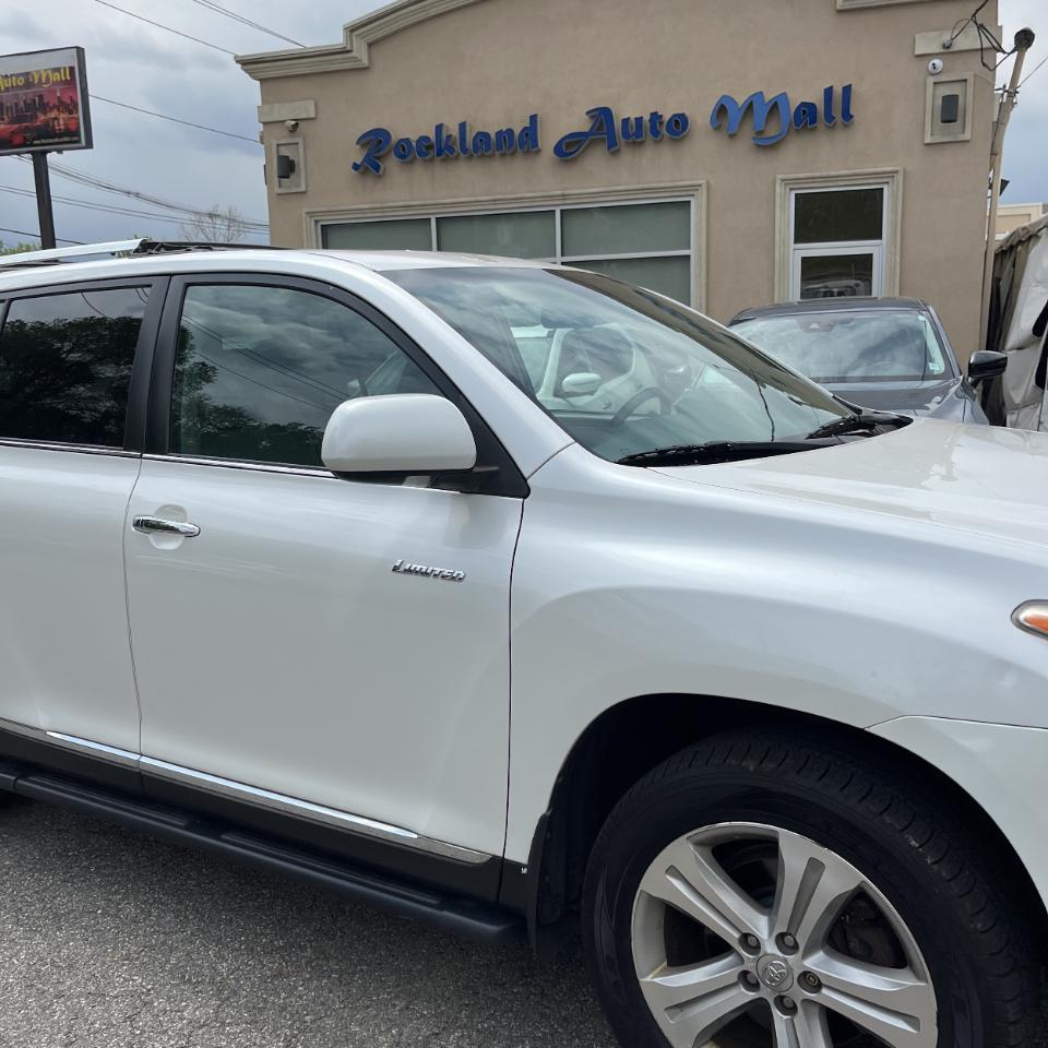 Toyota Highlander Limited 2013