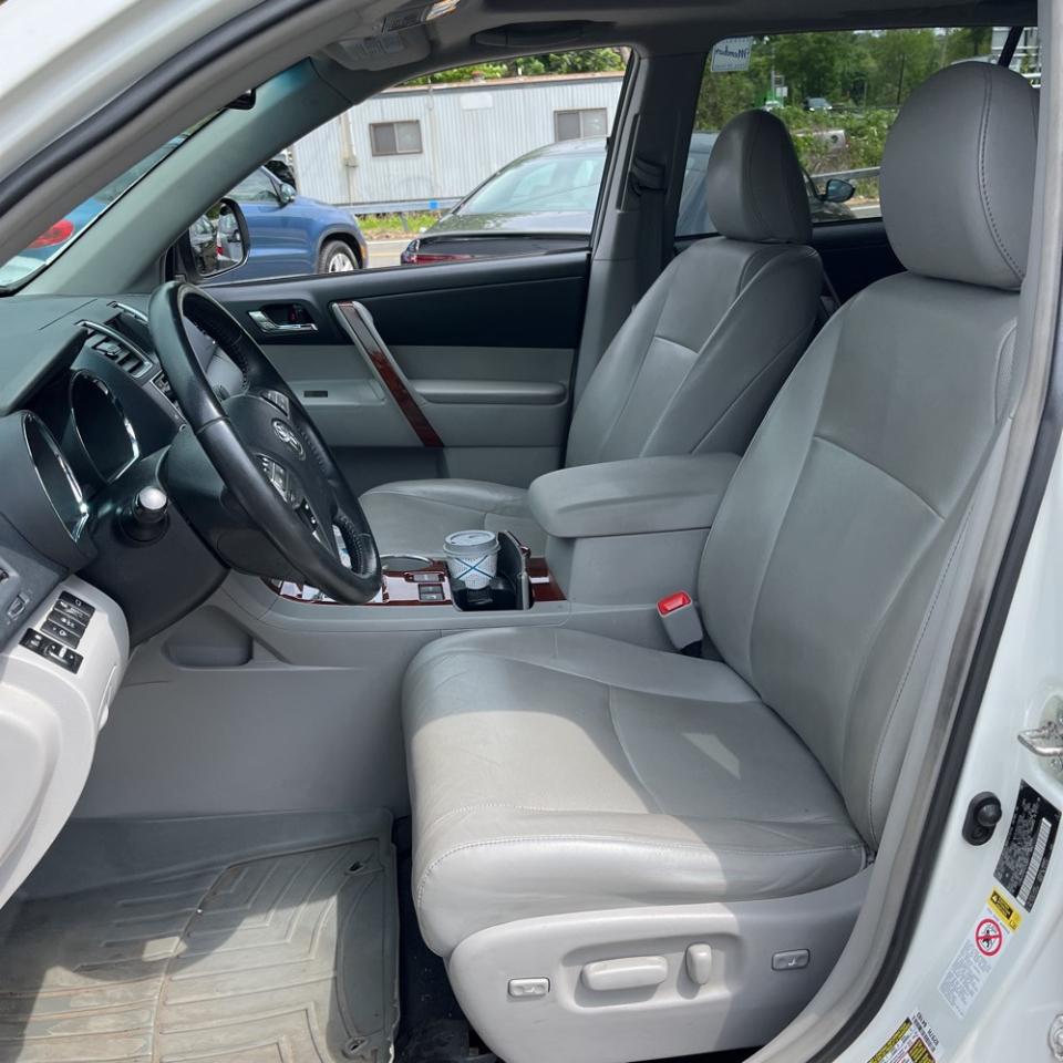 Toyota Highlander Limited 2013