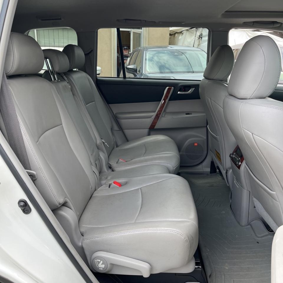 Toyota Highlander Limited 2013